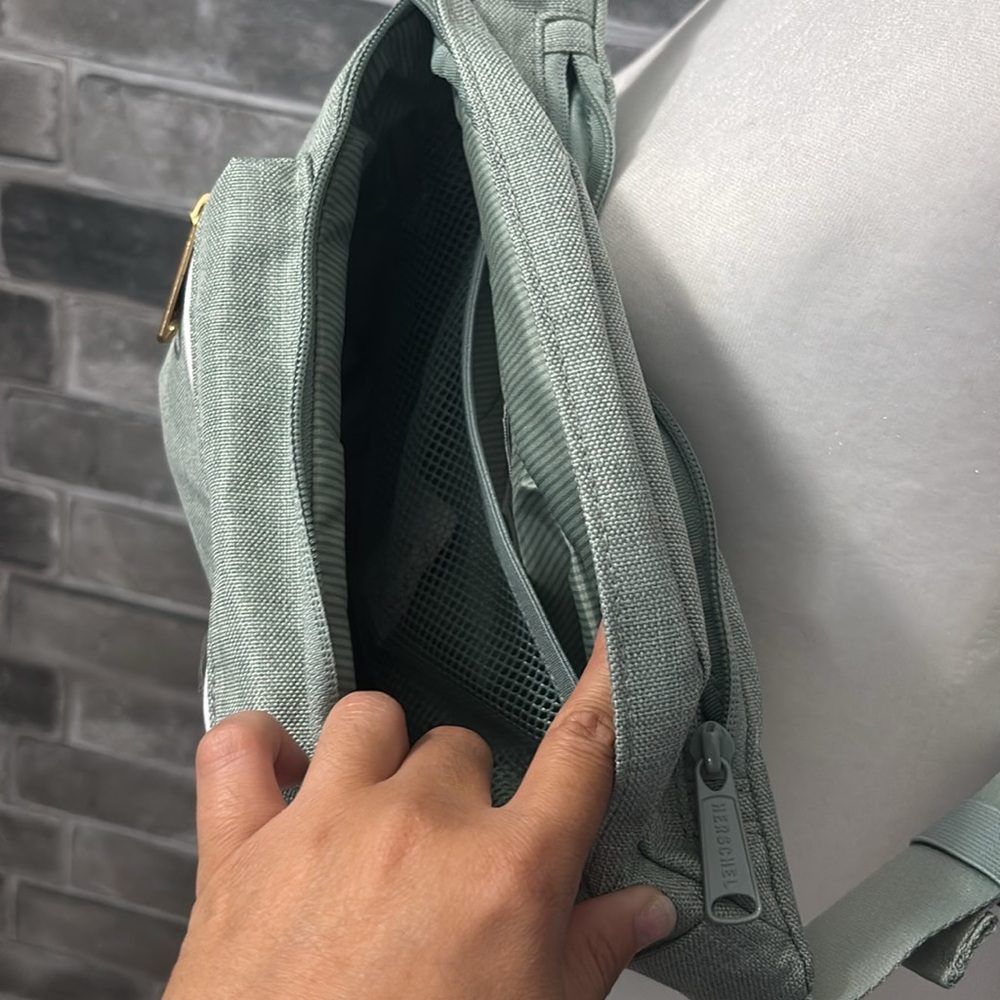 Herschel Supply Company Mint Belt Bag - Picture 5 of 6